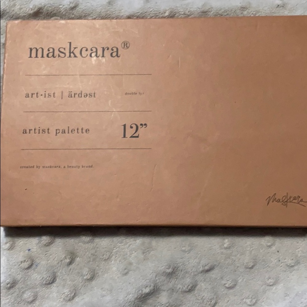 SeintBeauty formally MaskcaraBeauty artist Palette